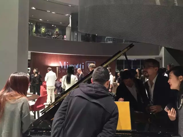 德國國寶博蘭斯勒鋼琴驚艷亮相意大利頂級(jí)家俬奢侈品牌MINOTTI全球最大旗艦店落成儀式