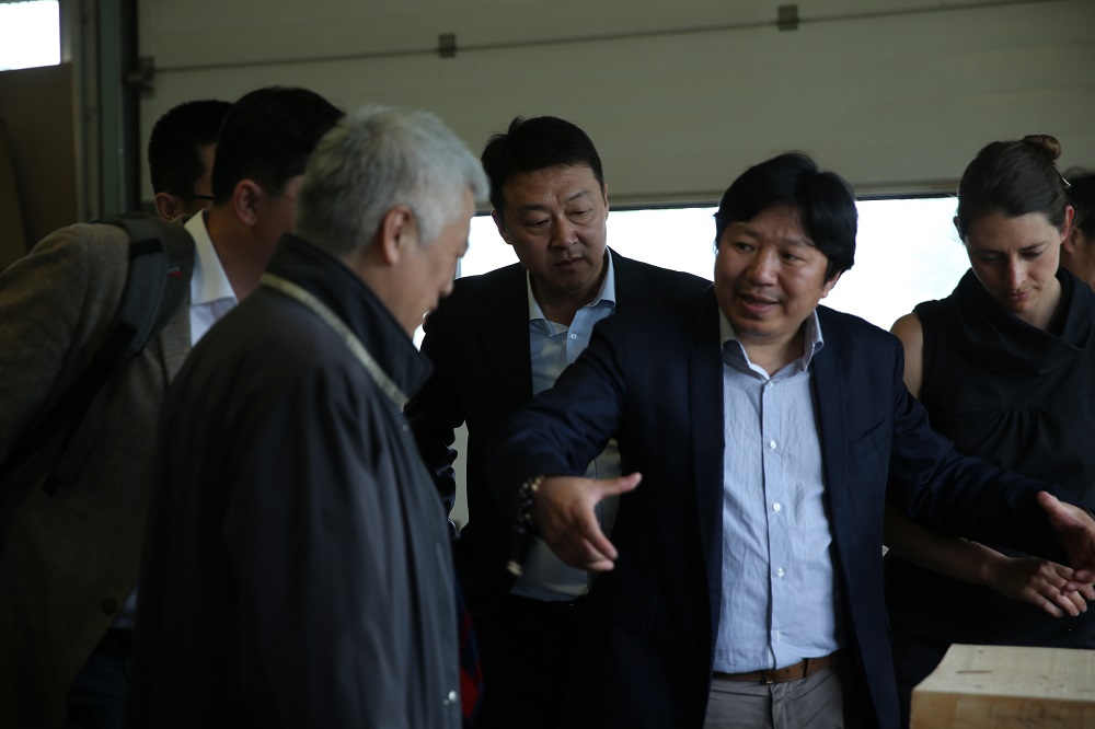 國家工信部、國家標(biāo)準(zhǔn)化委員會、德國經(jīng)濟(jì)和能源部在德國萊比錫召開了《中德智能制造/工業(yè)4.0標(biāo)準(zhǔn)化工作組會議》。會議期間，一行人參觀了位于德國萊比錫的德國國寶博蘭斯勒鋼琴廠