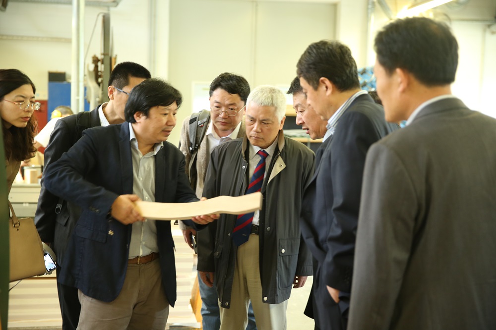 國家工信部、國家標(biāo)準(zhǔn)化委員會、德國經(jīng)濟(jì)和能源部在德國萊比錫召開了《中德智能制造/工業(yè)4.0標(biāo)準(zhǔn)化工作組會議》。會議期間，一行人參觀了位于德國萊比錫的德國國寶博蘭斯勒鋼琴廠